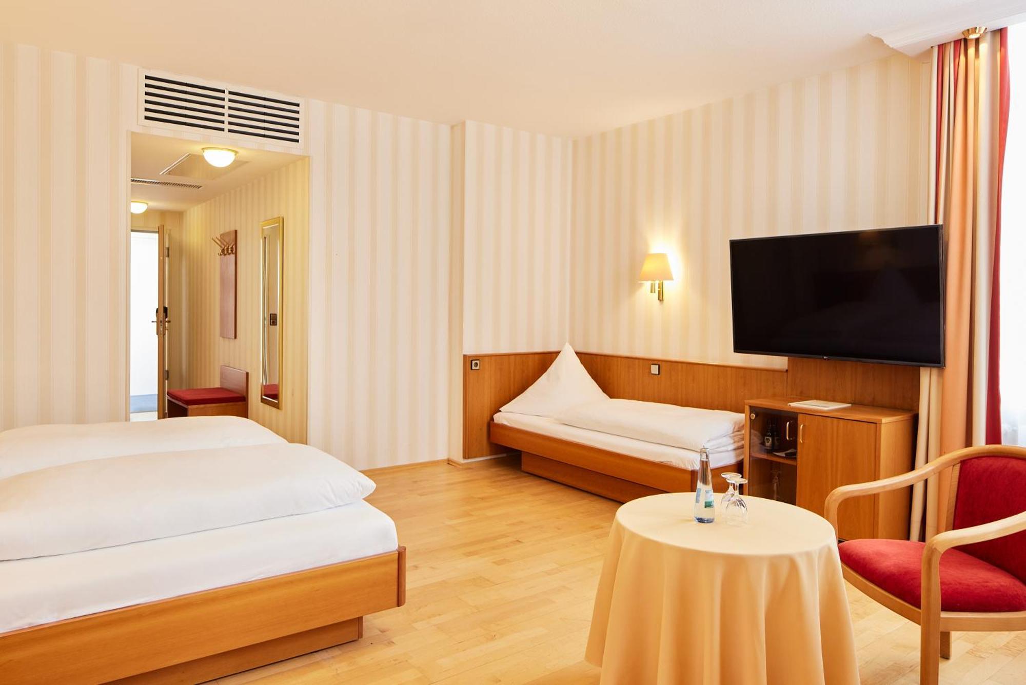 Hotel Zum Schiff Friburgo de Brisgovia Exterior foto